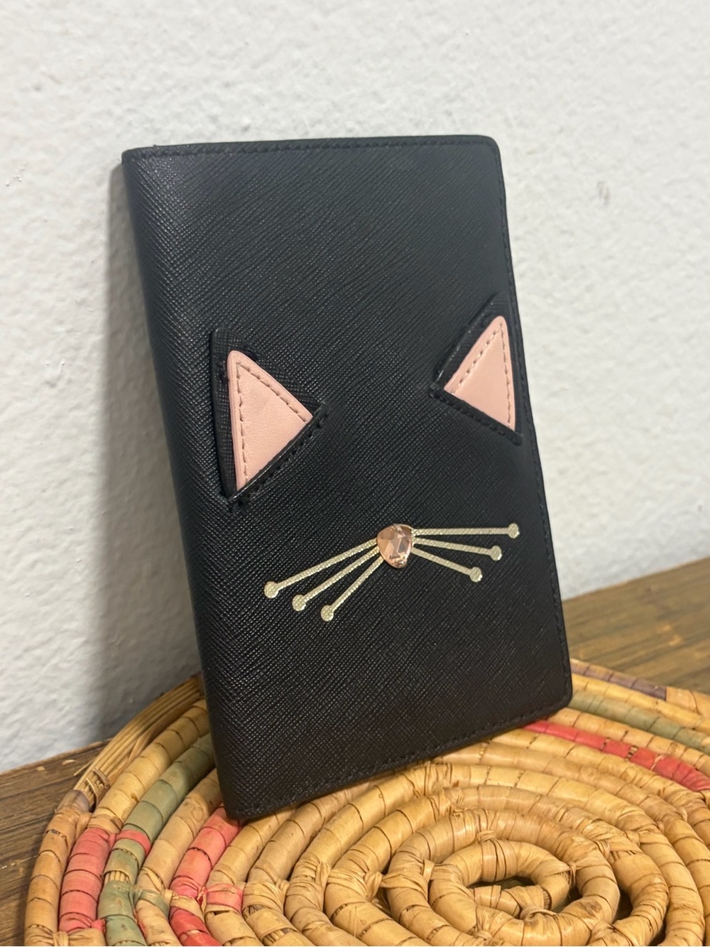 Kate Spade Cat Passport Wallet - Like New - Picture 6 of 6